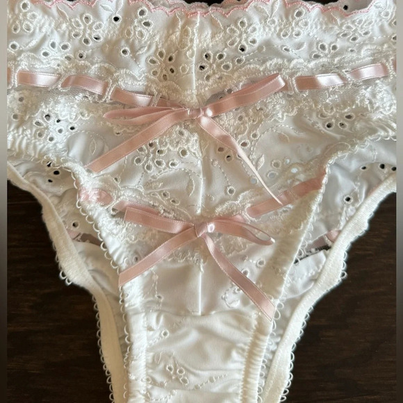 NEW FOR LOVE & LEMONS White Pink Eyelet Lace Ribbon Panty Size XS lingerie rare - Picture 2 of 5